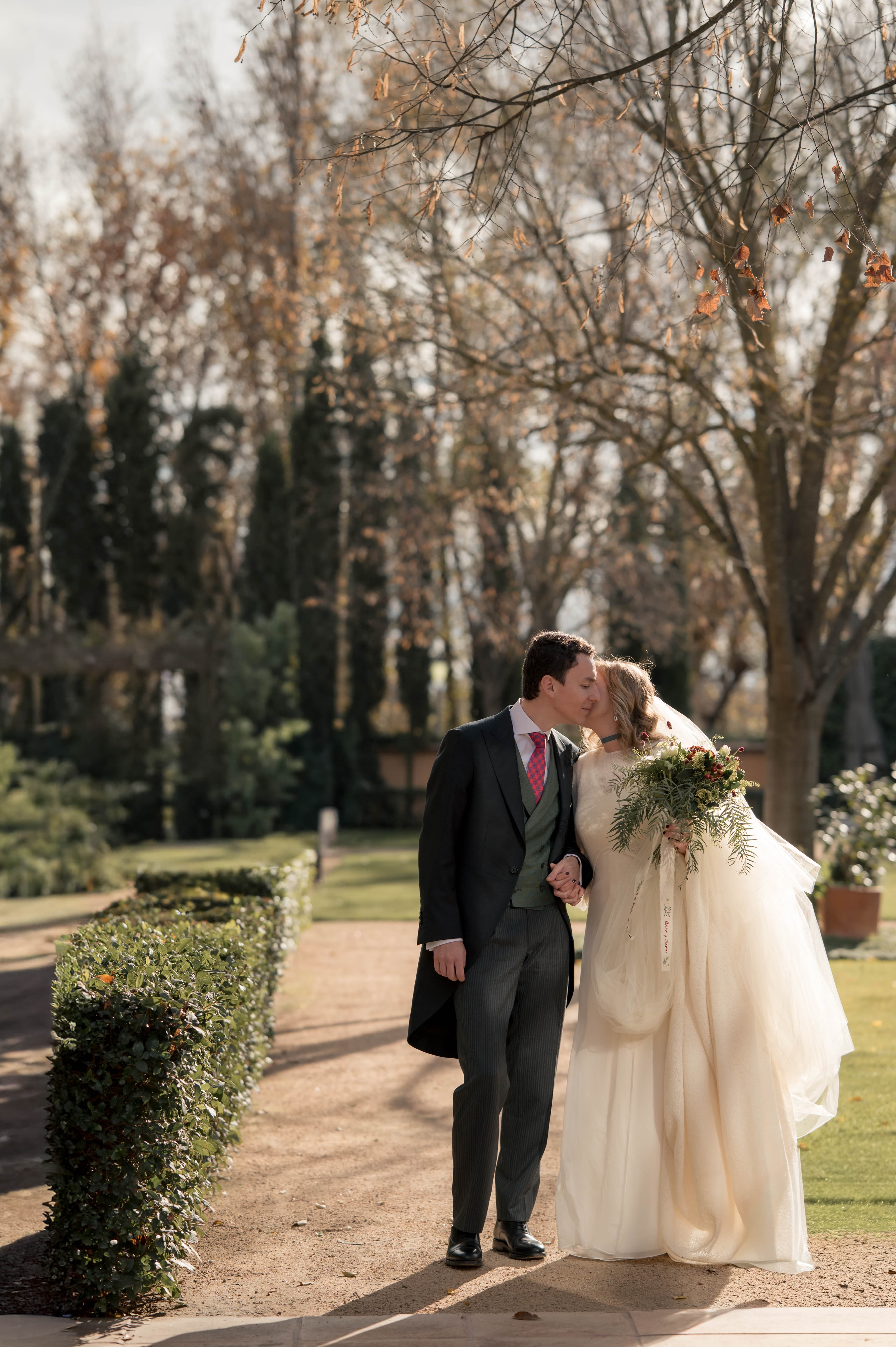 R & J — wedding photography by So'Bless